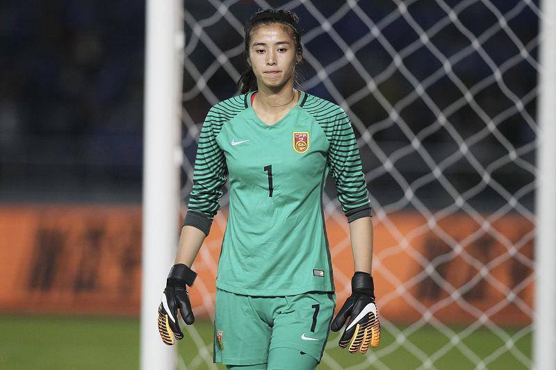 国足最美门将赵丽娜现状:27岁单身4年没恋爱,称"踢球