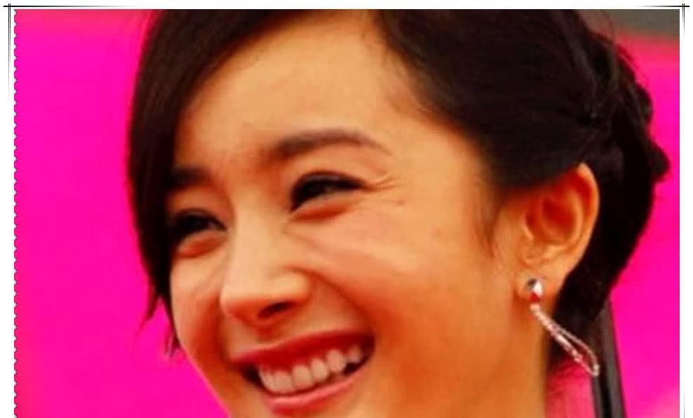 开怀大笑的女星:赵丽颖可爱,杨颖嘴变大,最后一个太治愈