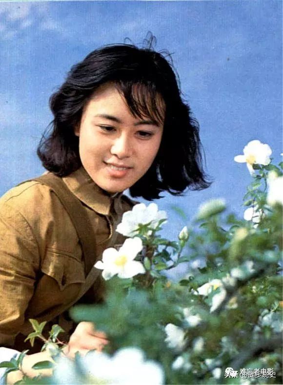 这位"妈妈"专业户,曾在电影《高山下的花环》中饰演韩玉秀