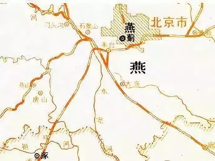 西周初年,燕国在蓟城(今天的北京)建立起来,起初只能算是中国北方的一