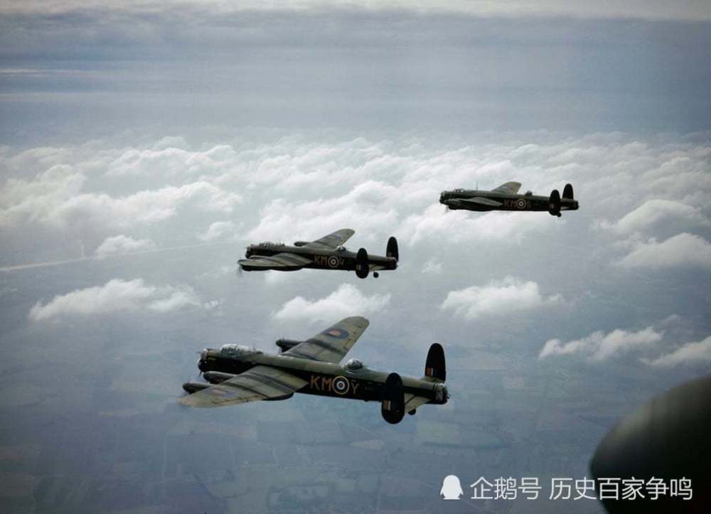 页 第二次世界大战中空军发挥了非常大的作用,空军可以执行侦察,轰炸
