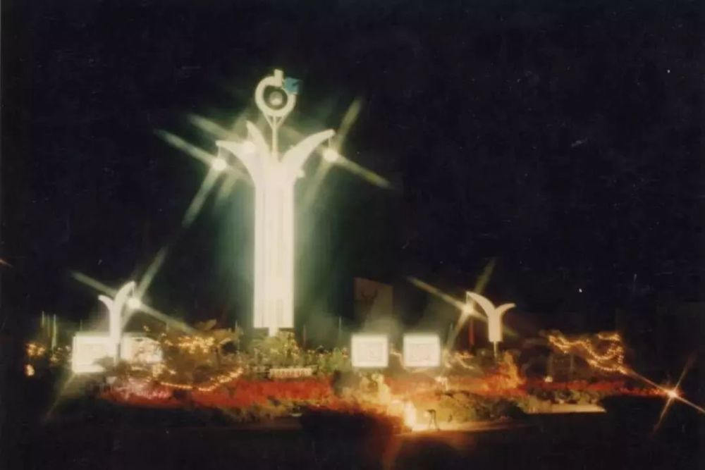 雷磊:我觉得艺术实验就是去做一些陌生和危险