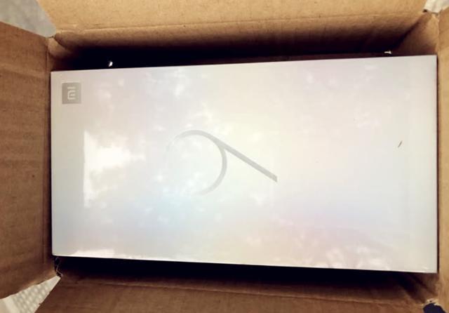 首批小米9开箱,幻彩蓝颜值高,骁龙855真香