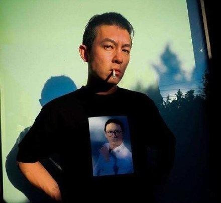 蔡徐坤寸头像陈冠希,一样是寸头,老一辈男神冠希哥跟