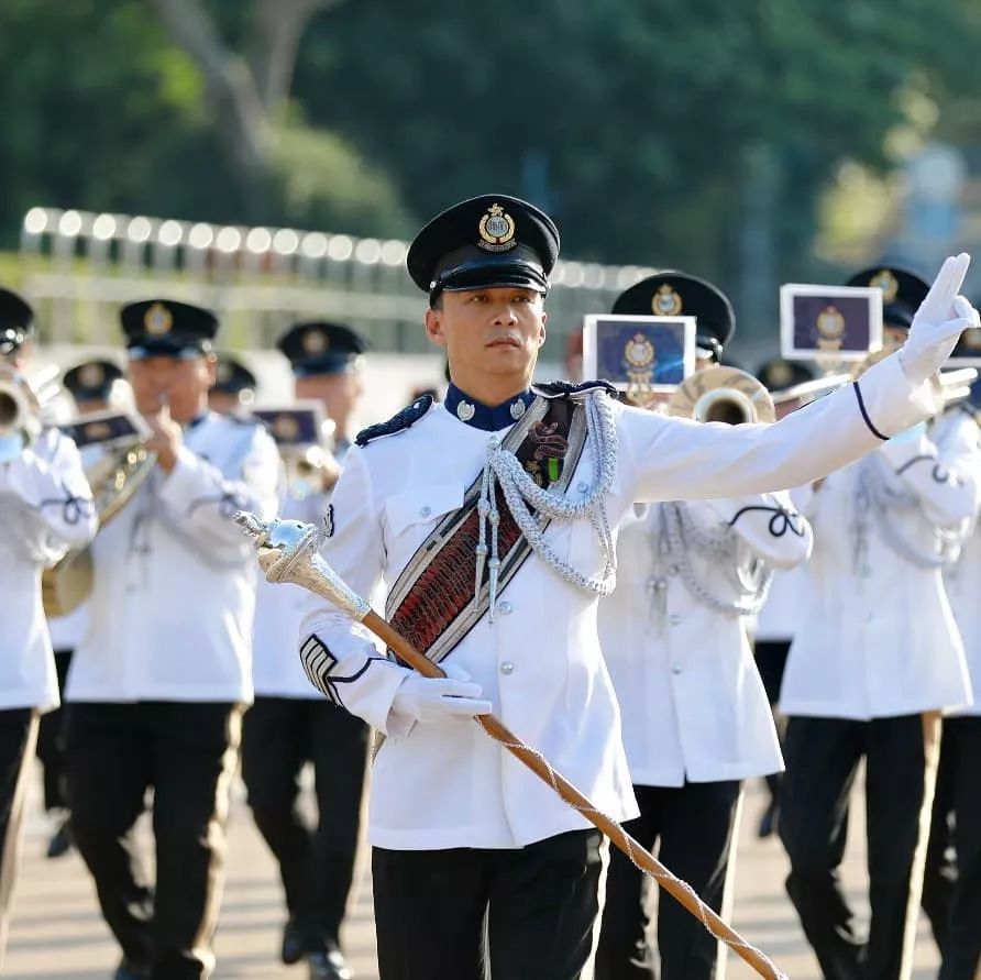 凭什么香港警察这么惹人喜欢?电影为阿Sir树立