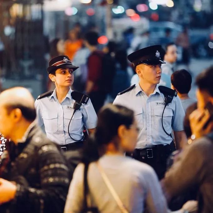 凭什么香港警察这么惹人喜欢?电影为阿sir树立起正面