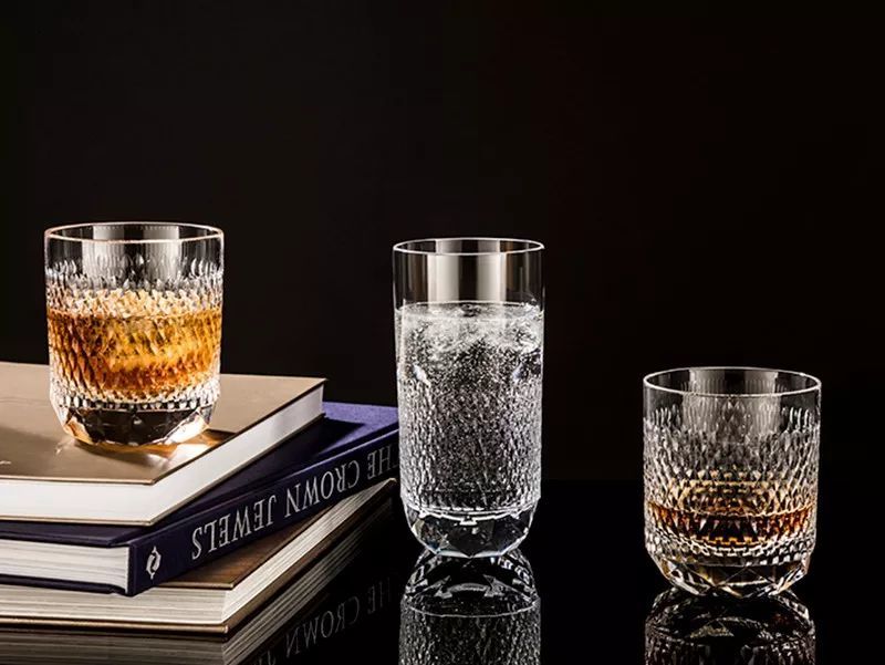 珠宝奥斯卡 中国人摘金!他设计的珠宝,真会唱歌