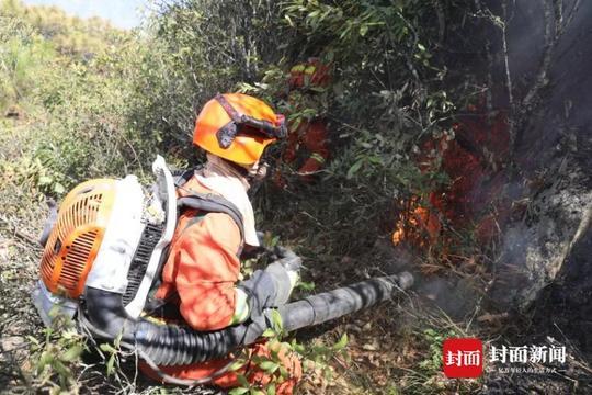 四川凉山冕宁突发森林火灾 当地正在紧急扑救