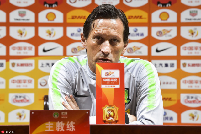 施密特:国安能踢出攻势足球 超级杯丢球属于偶