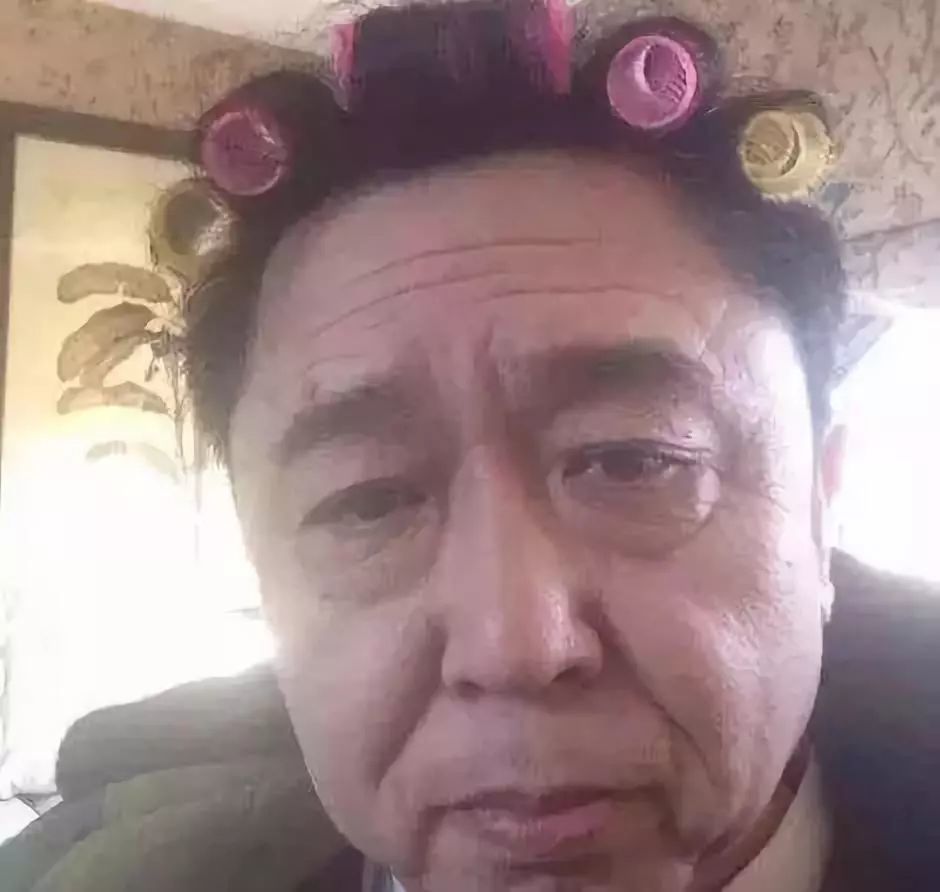 内地票房!《流浪地球》力压《阿丽塔:战斗天使