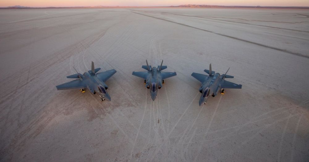 美国最昂贵新武器:F35C第五代隐形战斗机入列
