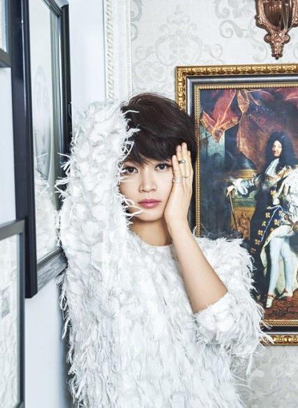 韩星吐槽结婚压力大,租婚纱就要八百万,而金希