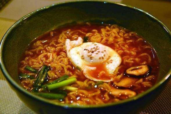 韩国人饮食健康,我当场笑出声,他们日常吃垃圾