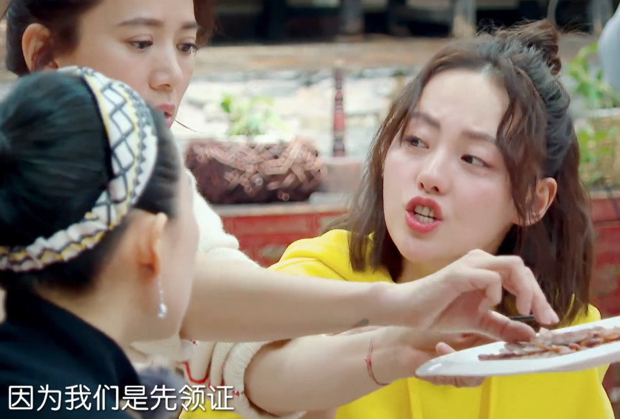 章子怡曝没办婚礼的原因,生二胎后再补办,袁咏