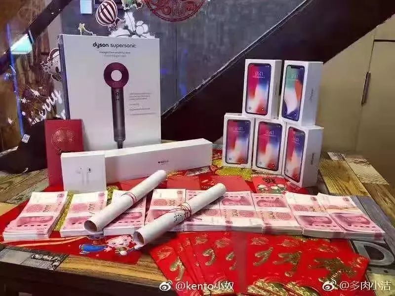 这位助理是暗恋自家艺人么?