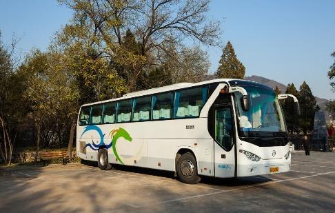 为什么客车驾驶位很低 货车驾驶位却很高 网友 看完涨知识了 看点快报