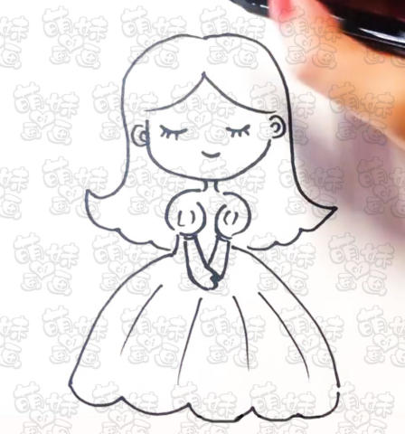 学画漂亮又简单的小公主简笔画,可以涂上不同的颜色哦