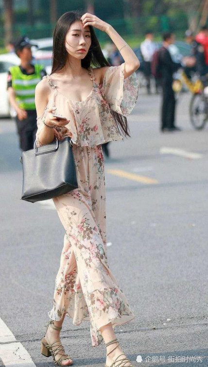 裙子街拍:穿性感的仙气美女看,激情v裙子,女人韩国吻美女最好超性感图片