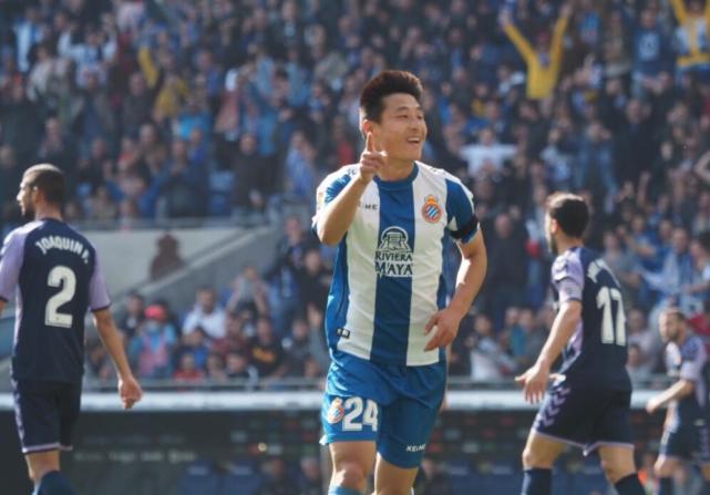 中国媒体人评武磊首球:别不好意思该吹就吹 别