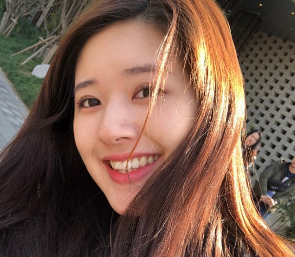 赵露思"宠粉"无敌,曝光无滤镜素颜照,网友:新晋素颜女神!