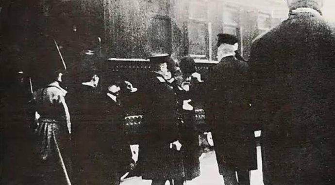 伊藤博文的安保做的那么好 为啥还是轻易被安重根刺杀 看点快报