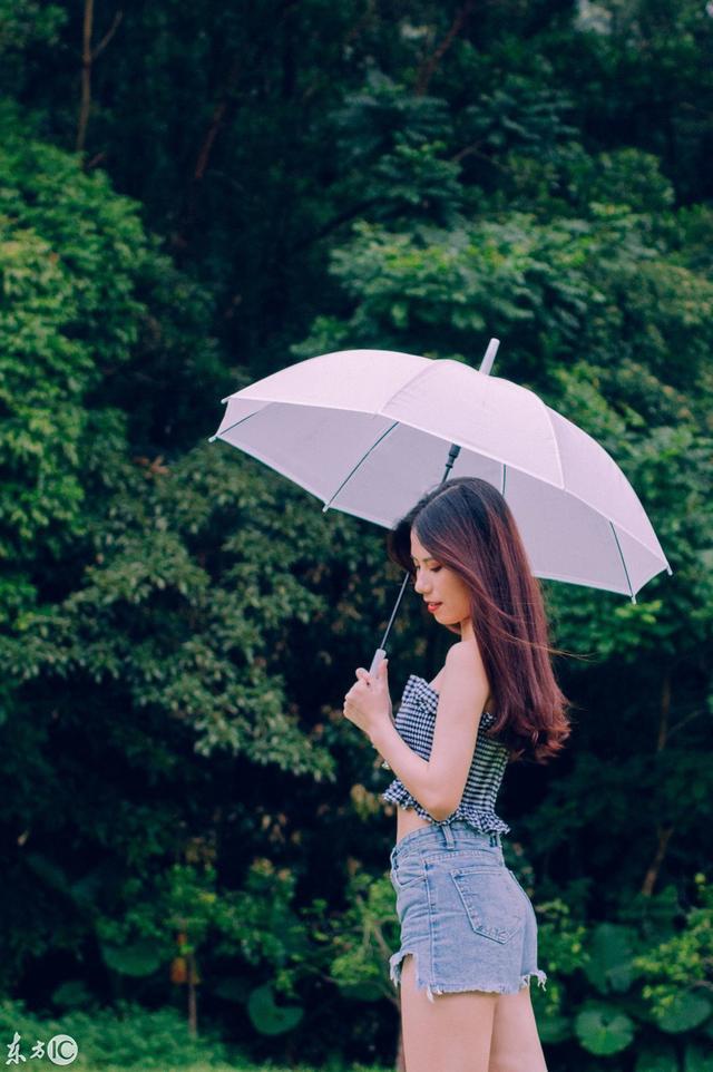 下雨天和美女更配