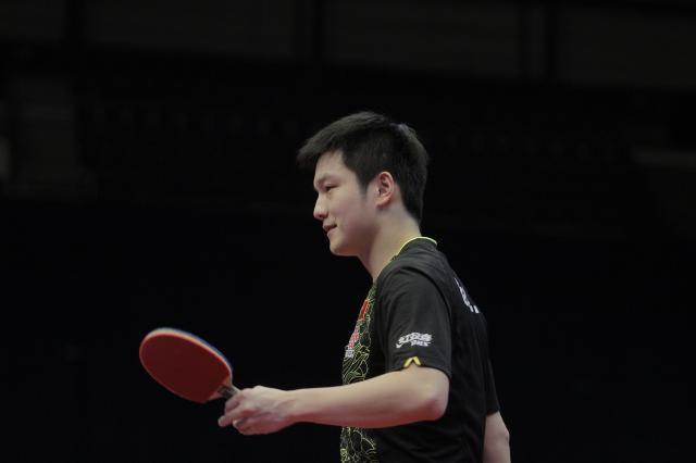 直通赛认真起来的小胖不得了 梁靖昆向主力猛