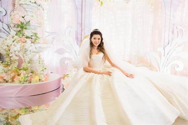 女星被求婚10次不愿嫁亿万富翁？男方使出杀手锏：先搞定她妈妈（组图） - 6