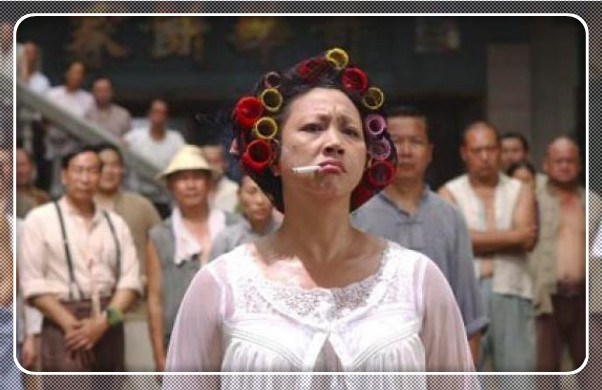"功夫"里的龅牙妹还记得吗?其实现实中一点都不丑