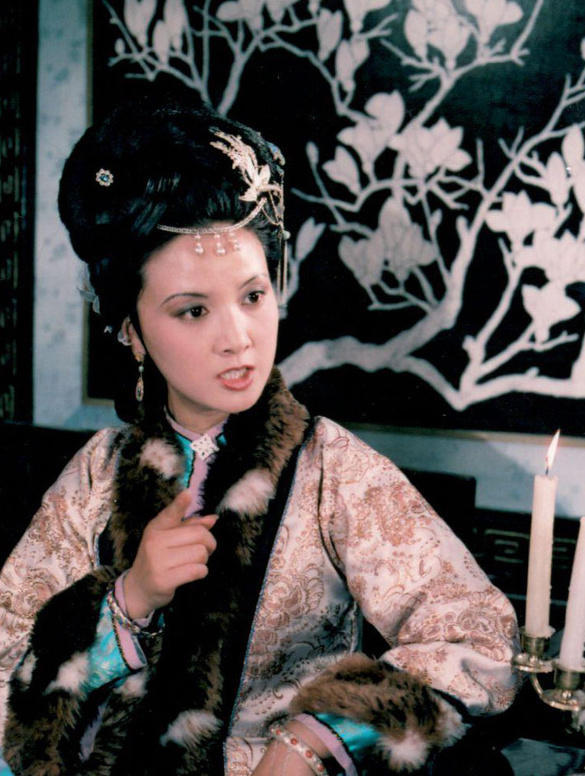 养小叔子的那个女人不是王熙凤,而是贾珍的儿