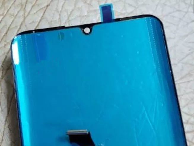 华为P30 Pro组件曝光:双曲面珍珠屏 3200万像