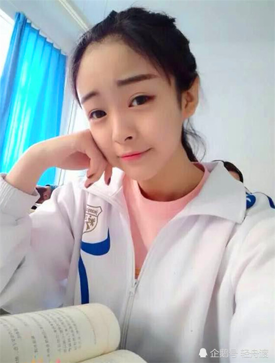 初中05后小姐姐坚持这些好习惯,身高迅速飙升,美到心坎里!