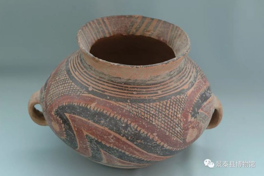 马家窑文化半山类型锯齿旋涡纹双耳彩陶罐