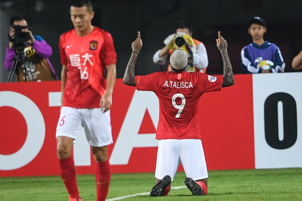 广州恒大主场2-0广岛三箭,塔利斯卡和保利尼奥上半场联手破门
