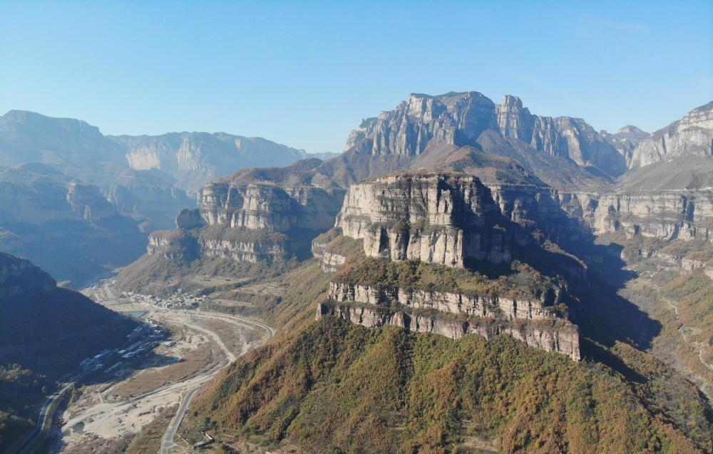 航拍太行山的壮丽美景