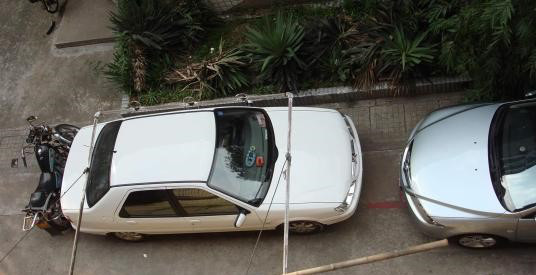 为何很多人宁愿把车停在路边,也不买停车位?其