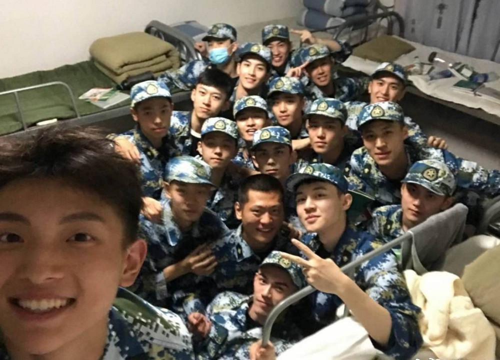 吴磊坦言不是北电校草,看到他的寝室照后,我相信了!