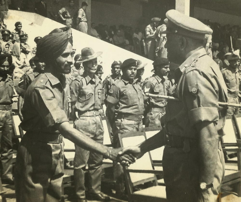 120平方蜗居26人_山西黑老大出狱120人迎接_120人的战役