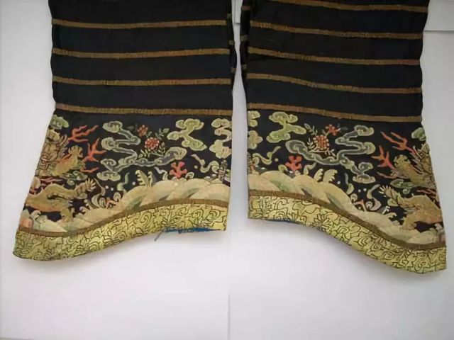 ▼ 马蹄袖