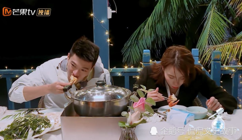 傅园慧与相亲对象海边晚餐,看到傅园慧吃螃蟹