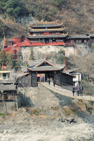 四川经济总量过百亿的县_四川百亿餐饮帝国崩塌(2)