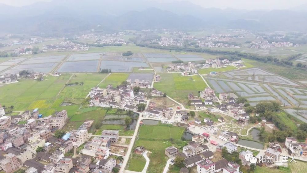 速来围观!航拍阳山七拱镇苦竹湖村"耍日"习俗暨三八"敬老爱老"活动!