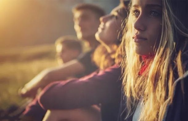 13岁男孩因补作业坠亡,青春期心理矛盾重重,父