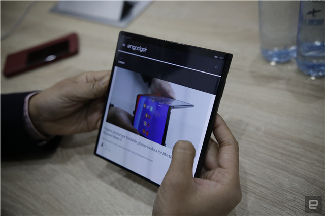 华为Mate X外媒评测汇总 惊艳折叠屏 5G是未来