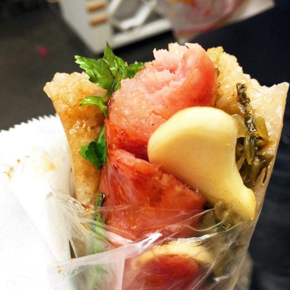 排名第一的台湾小吃,一块大肠包小肠,简直就是"人气美食王"