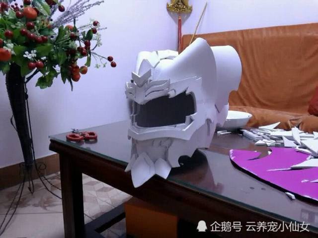 铠甲勇士:手工大神用纸板自制帝皇铠甲,上色后瞬间被