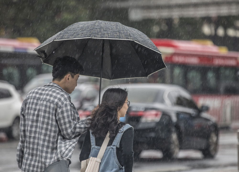 雨雨雨!广州一整天都在下雨!