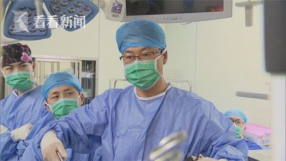 “上海第一胖妞”体重超300斤 做手术将减去120斤