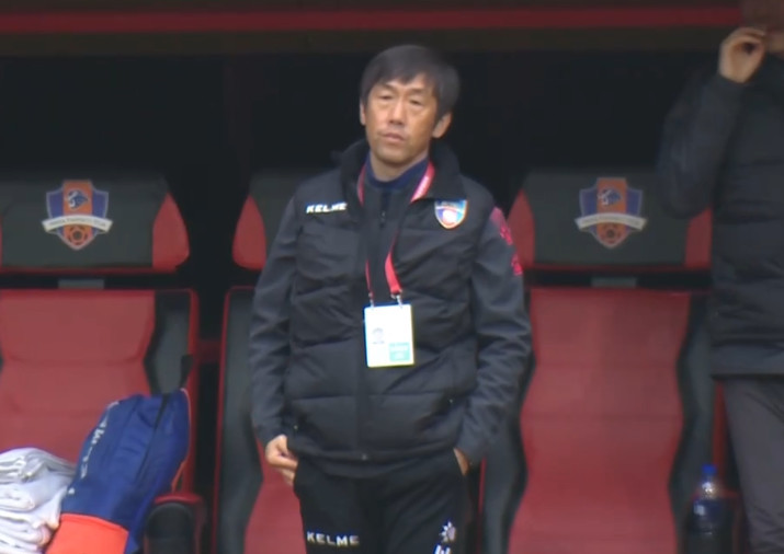 高洪波新赛季首秀败北!新俱乐部遭当头一棒 V