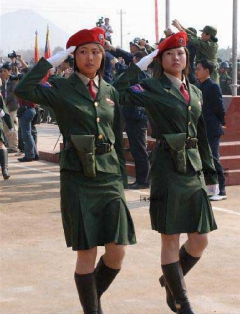 果敢同盟军建军20周年大庆彩照,果敢汉人队伍果敢同盟军的女兵.